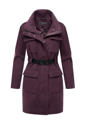 Abrigo de mezcla de lana morado con cuello alto, cierre de cremallera, bolsillos frontales, cintura con cinturón y un acabado de textura suave.