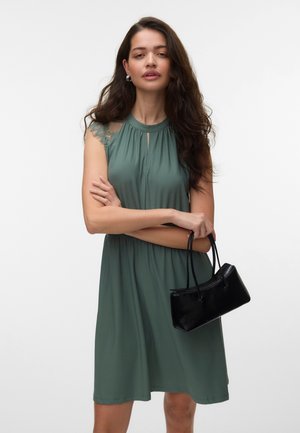 Vero Moda Lace VMMILLA Short - Φόρεμα ημέρας - laurel wreath