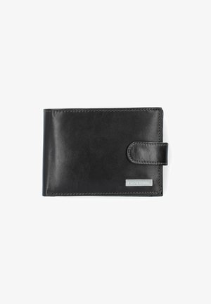 Czarny skórzany portfel o gładkiej fakturze, składany w stylu bi-fold, z zapięciem na zatrzask i metalową metką. Szyte krawędzie i minimalistyczny styl.