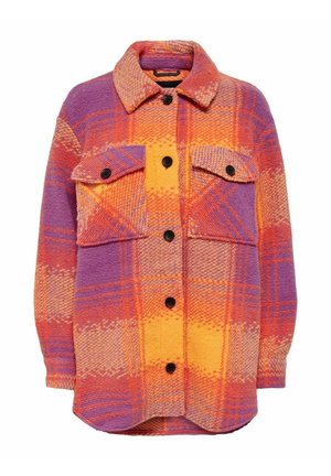 Veste à carreaux à manches longues avec boutons, en tissu texturé aux tons orange, violet et jaune, dotée de deux poches poitrine à rabat avec boutons.