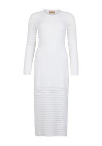 Langärmliges weißes Strickkleid mit strukturiertem Muster, tailliertem Oberteil und weit schwingendem Saum, mit rundem Ausschnitt.