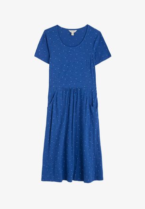Blauwe jurk met korte mouwen en een ronde hals, met een geraffineerde taille, zijzakken en een textuurpatroon van kleine witte stippen.