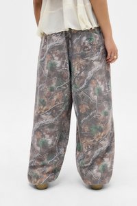 BDG Urban Outfitters HUNTER BAGGY JOG - Trainingsbroek - camo