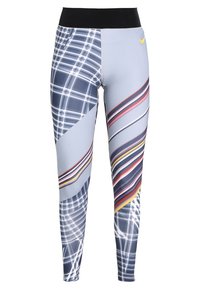 Legginsy Nike w mieszance jasnoszarego i granatowego wzoru, z paskami w kolorze czerwonym, żółtym i niebieskim, z czarnym pasem.