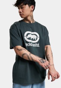 ecko unltd. JOHNRHINO - Marškinėliai su spaudiniu - bottlegreen