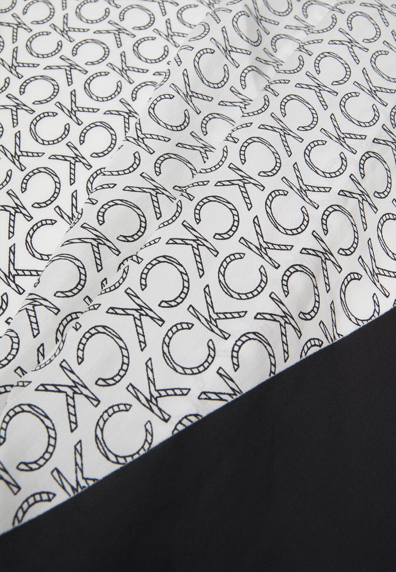 Damen Schals | Calvin Klein SEASONAL BANDANA Tuch black/white/schwarz - ZI04726 Damen Schals | Calvin Klein SEASONAL BANDANA Tuch black/white/schwarz - ZI04726
