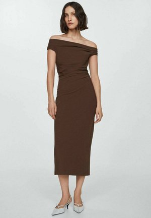 TWISTED - Shift dress - chocolate