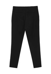 Schwarze Hose im Slim-Fit-Design, mit Gürtelschlaufen, zwei Gesäßtaschen und einer glatten Textur. Keine sichtbaren Muster oder Akzente.
