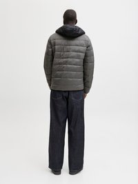 Jack & Jones JJVINCENT PUFFER HOOD - Ľahká bunda - castlerock/blocking