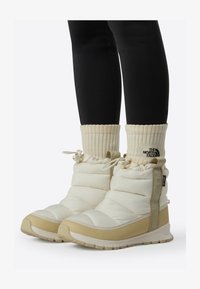 Vybrané, white dune/gravel