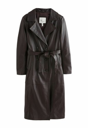 Brauner Leder-Trenchcoat mit doppelt geknöpften Knöpfen, breiten Revers, tailliertem Gürtel und langen Ärmeln. Glatte Textur, knielanges Design.