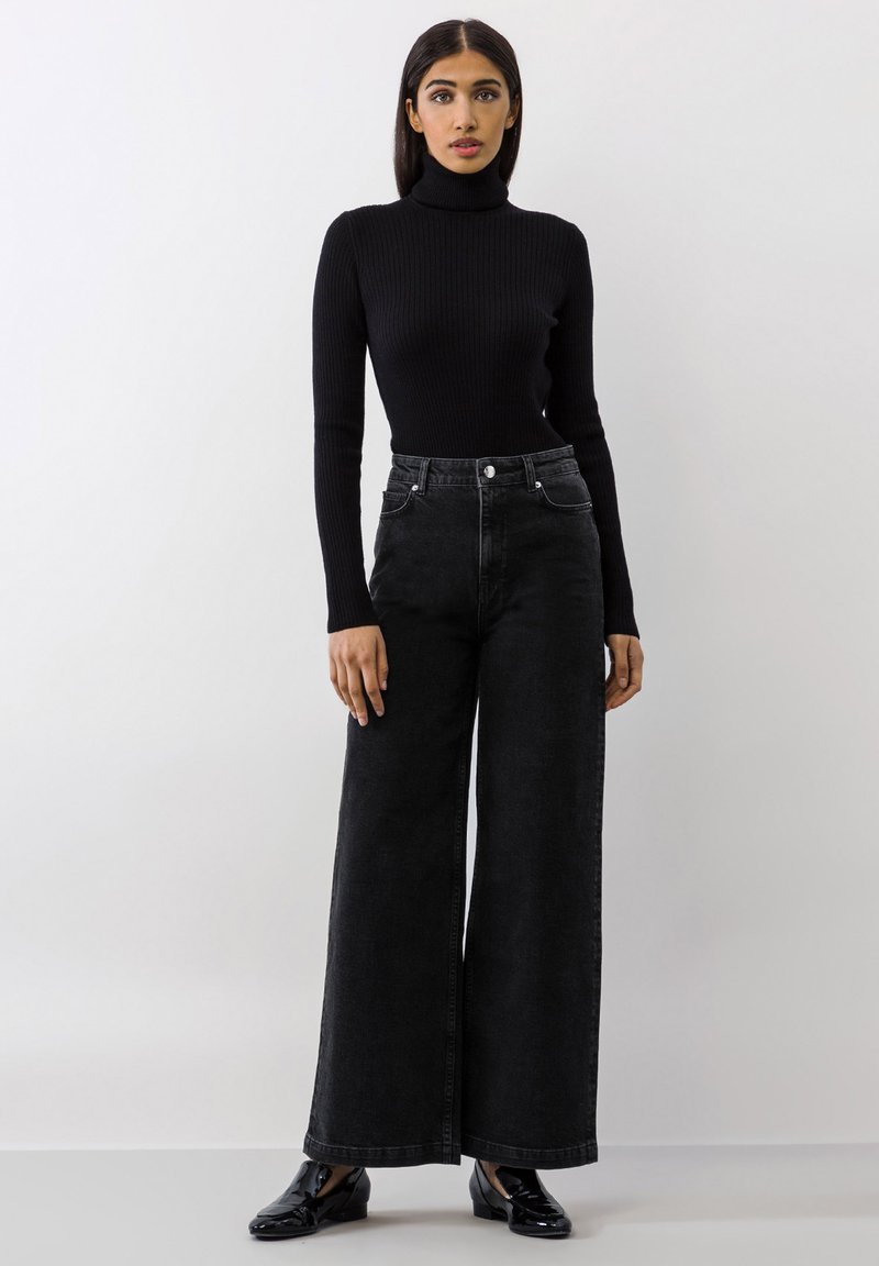 IVY OAK PIXIE - Leveälahkeiset - washed black