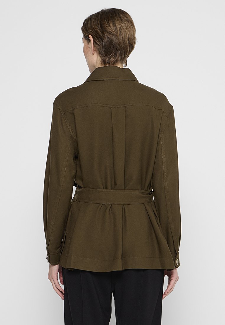 Leichte Jacke