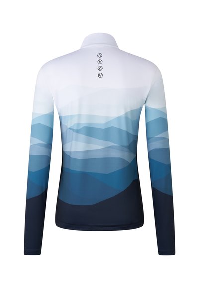 Chemise à manches longues avec un design en dégradé de nuances de bleu, allant du clair au foncé, avec un col montant et un motif de montagnes subtil.