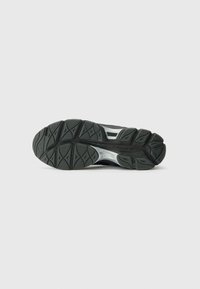 ASICS SportStyle GEL NYC UNISEX - Tossud - black/graphite grey