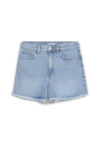 Shorts in denim blu chiaro con orlo sfilacciato, cinque tasche, cuciture in contrasto, chiusura frontale con bottone e zip, e etichetta del marchio sul cinturino.