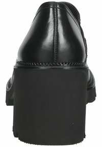 Černá kožená bota s kulatou špičkou, viditelným švem a silnou gumovou patou. Hladký povrch s lesklým povrchem.