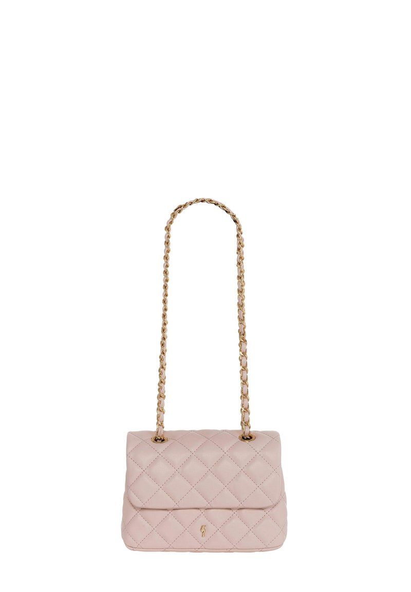 Różowa pikowana skórzana torebka na ramię z złotym łańcuchem, z klapą i akcentowanym logo z przodu.