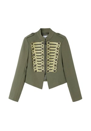Veste courte de style militaire vert olive avec des détails tressés dorés et des boutons à l’avant ainsi que des épaulettes.