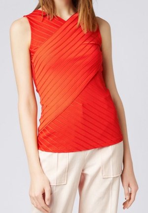 Top - red