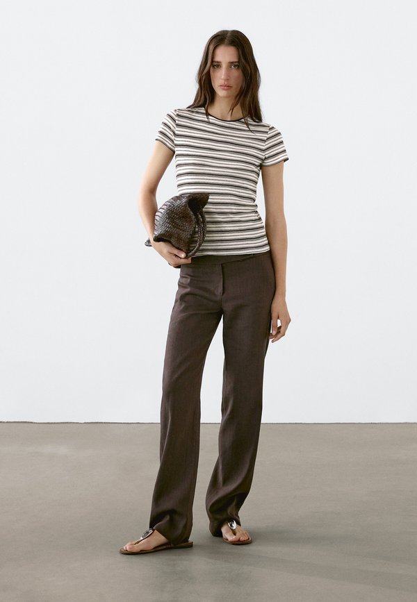 STRIPED RETRO - Print T-shirt3