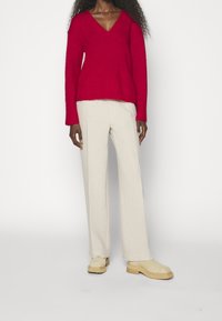 By Malene Birger Neule - red