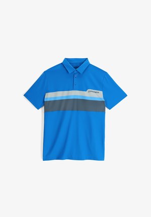Polo shirt bleu à manches courtes, avec des rayures horizontales en bleu clair, gris et gris foncé. Le matériau semble lisse et léger.