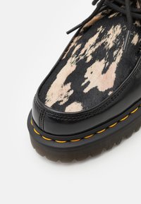 Dr. Martens ZEFFIR 3I - Sportlicher Schnürer - black/beige