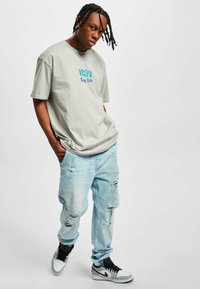 Thug Life TROJANHORSE - Marškinėliai su spaudiniu - lightasphalt