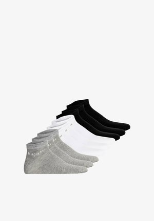 Satz aus neun Knöchelsocken in Grau, Weiß und Schwarz, nebeneinander auf weißem Hintergrund angeordnet.