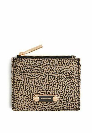 Piccola pochette con cerniera con motivo beige e nero chiazzato, cursore della cerniera dorato e targhetta con logo del marchio in oro e nero sul davanti.