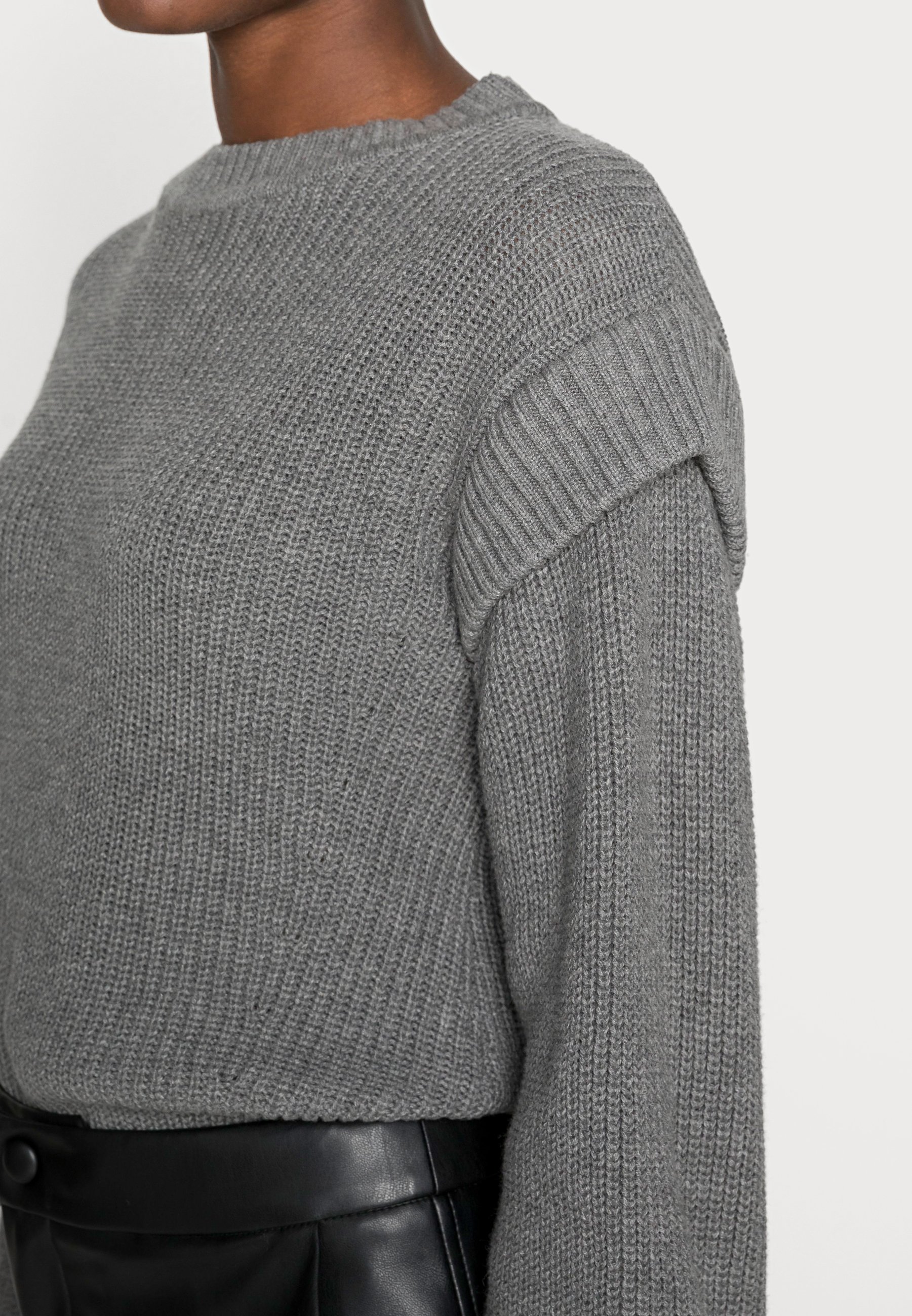 esmé studios ADA O NECK LOOSE - Trui - grey melange/donkergrijs gemêleerd -  Zalando.nl