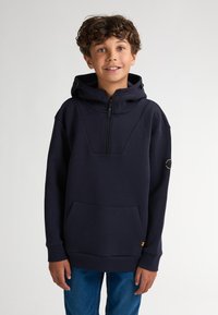Felpa con cappuccio blu navy, con zip a metà davanti, grande tasca frontale, orlo a costine e dettaglio logo sulla manica. Tessuto morbido.