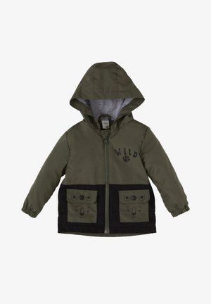 Zielona i czarna dziecięca kurtka z kapturem, zamkiem błyskawicznym z przodu, kieszeniami z motywem zwierzęcej twarzy oraz napisem "WILD" z odciskiem łapy na piersi.