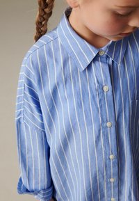Next OVERSIZED - Nööpidega pluus - blue stripe