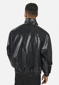 Redefined Rebel JACKET OVERSIZED FIT - Casaco de pele sintética - black