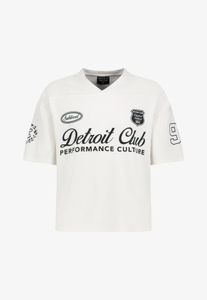 Weißes kurzärmliges Hemd mit schwarzem Text "Detroit Club Performance Culture", den Logos "Sublevel" und "Detroit Club" sowie der Nummer 9 auf dem rechten Ärmel.