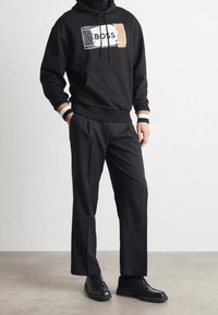 BOSS Felpa con cappuccio - black