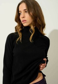 Authentic Cashmere COL ROULÉ - Maglione - black