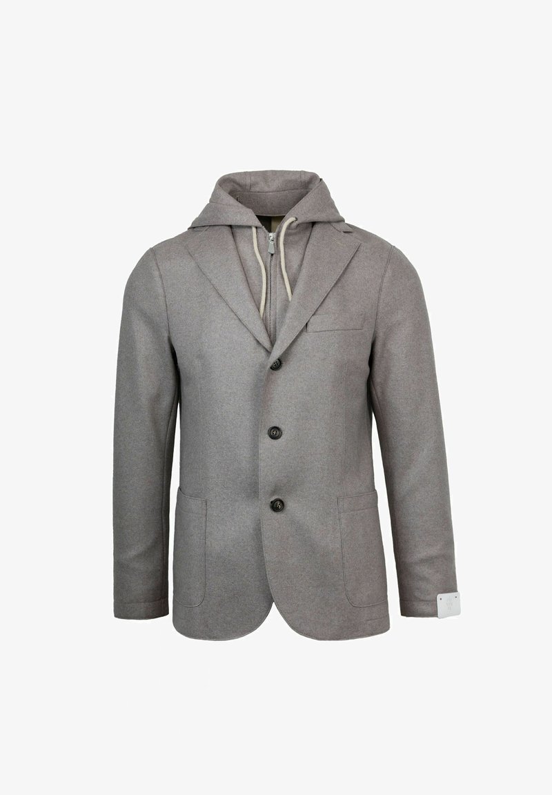 Blazer grigio con cappuccio, realizzato in un tessuto morbido. Presenta quattro bottoni frontali, due tasche e un'etichetta in tessuto sulla manica.