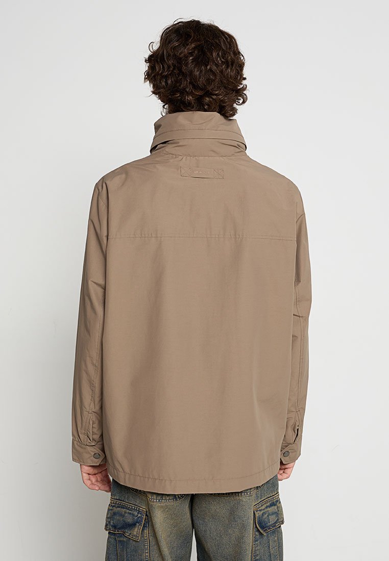 Leichte Jacke