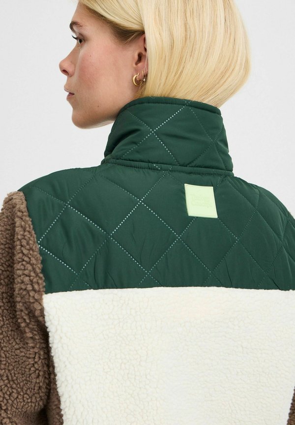 JCBERRI - Fleece jacket - scarab mix2