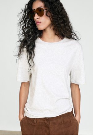 Massimo Dutti, 100% COTTON SHORT SLEEVE T-SHIRT - T-shirt basic - white
