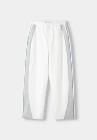 Bershka Tygbyxor - white