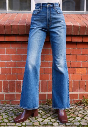 Flared Jeans - destroyed denim