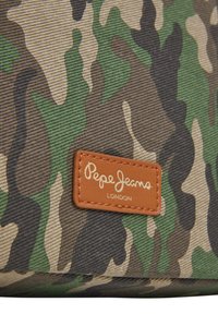 Pepe Jeans GARTRED zielony