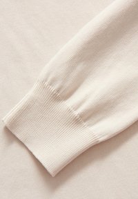 Oscar Jacobson Stickad tröja - white