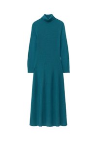 Türkises langärmliges Strickkleid mit Rollkragen und gerippten Details am ausgestellten Rock, präsentiert auf einem weißen Hintergrund.