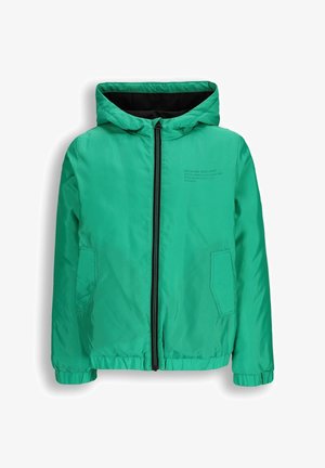 Zielona kurtka z kapturem z czarnym zamkiem błyskawicznym, dwoma przednimi kieszeniami, elastycznymi mankietami i dolnym obszyciem oraz subtelnym nadrukiem na piersi.