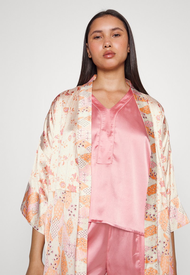 Damen Nachthemden | ONLY ONLKATINKA KIMONO Bademantel brandied apricot ethnic/beige - BN41297 Damen Nachthemden | ONLY ONLKATINKA KIMONO Bademantel brandied apricot ethnic/beige - BN41297